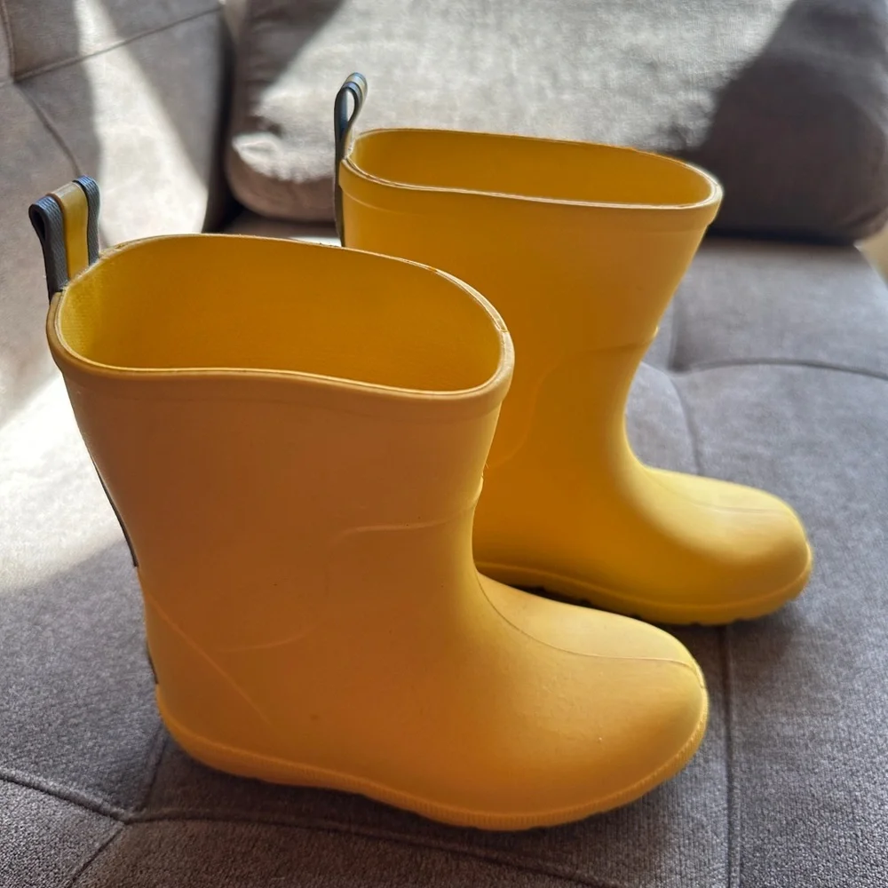 Totes Yellow and Gray Rubber Rain Boots Size